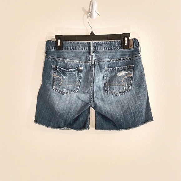 American Eagle Denim Distressed Dark Wash Bermuda Shorts Size 00 - Picture 2 of 3